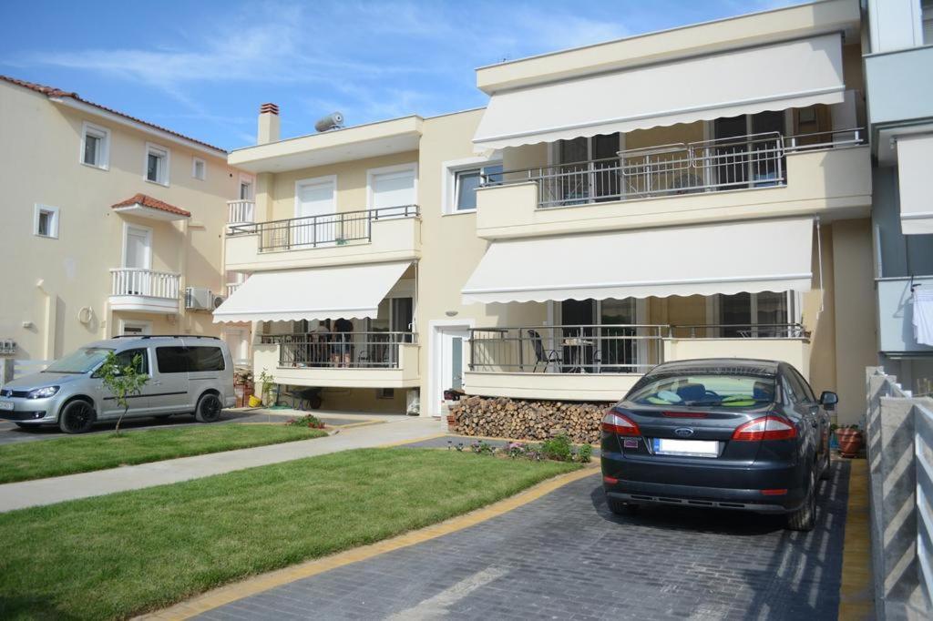 Myrsini'S Apartment Néa Péramos Εξωτερικό φωτογραφία