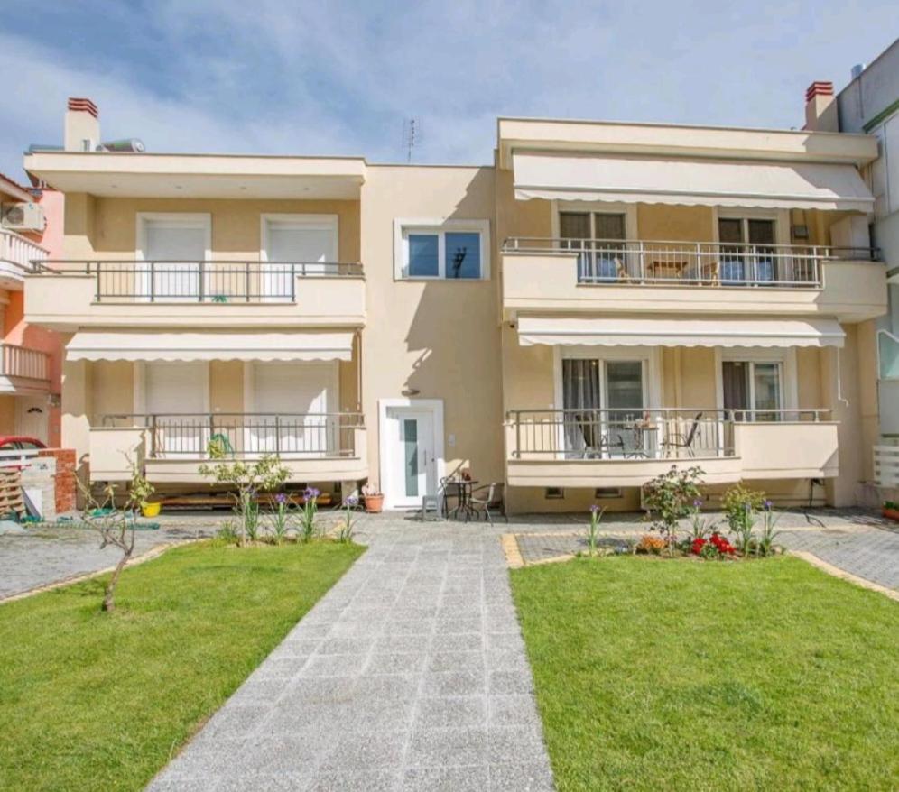 Myrsini'S Apartment Néa Péramos Εξωτερικό φωτογραφία