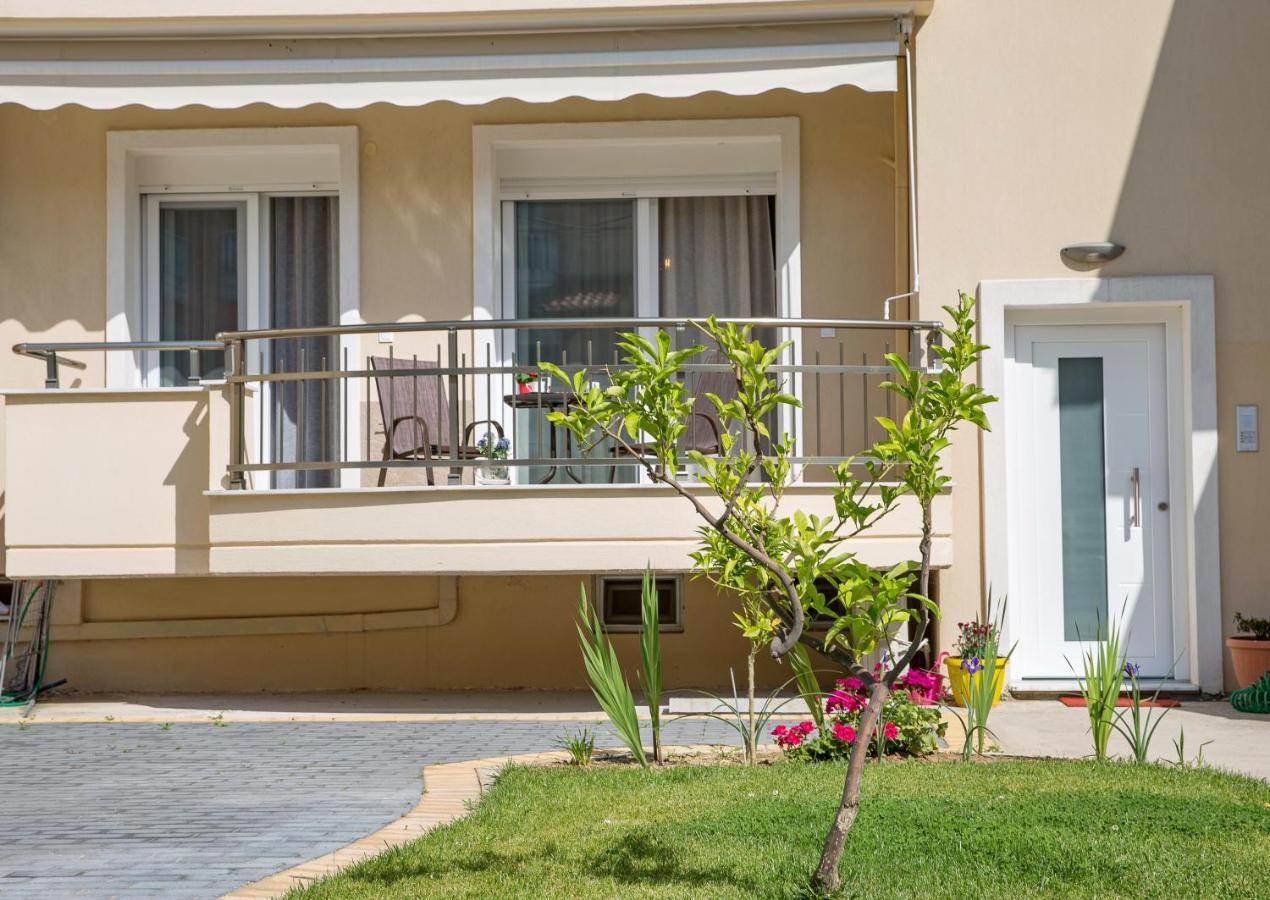Myrsini'S Apartment Néa Péramos Εξωτερικό φωτογραφία